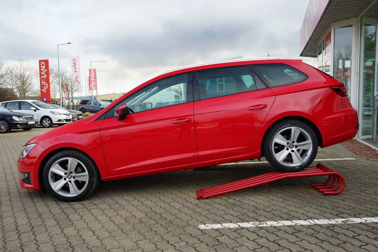 Seat Leon ST 1.4 TSI FR 2-Zonen-Klima...  Image 5